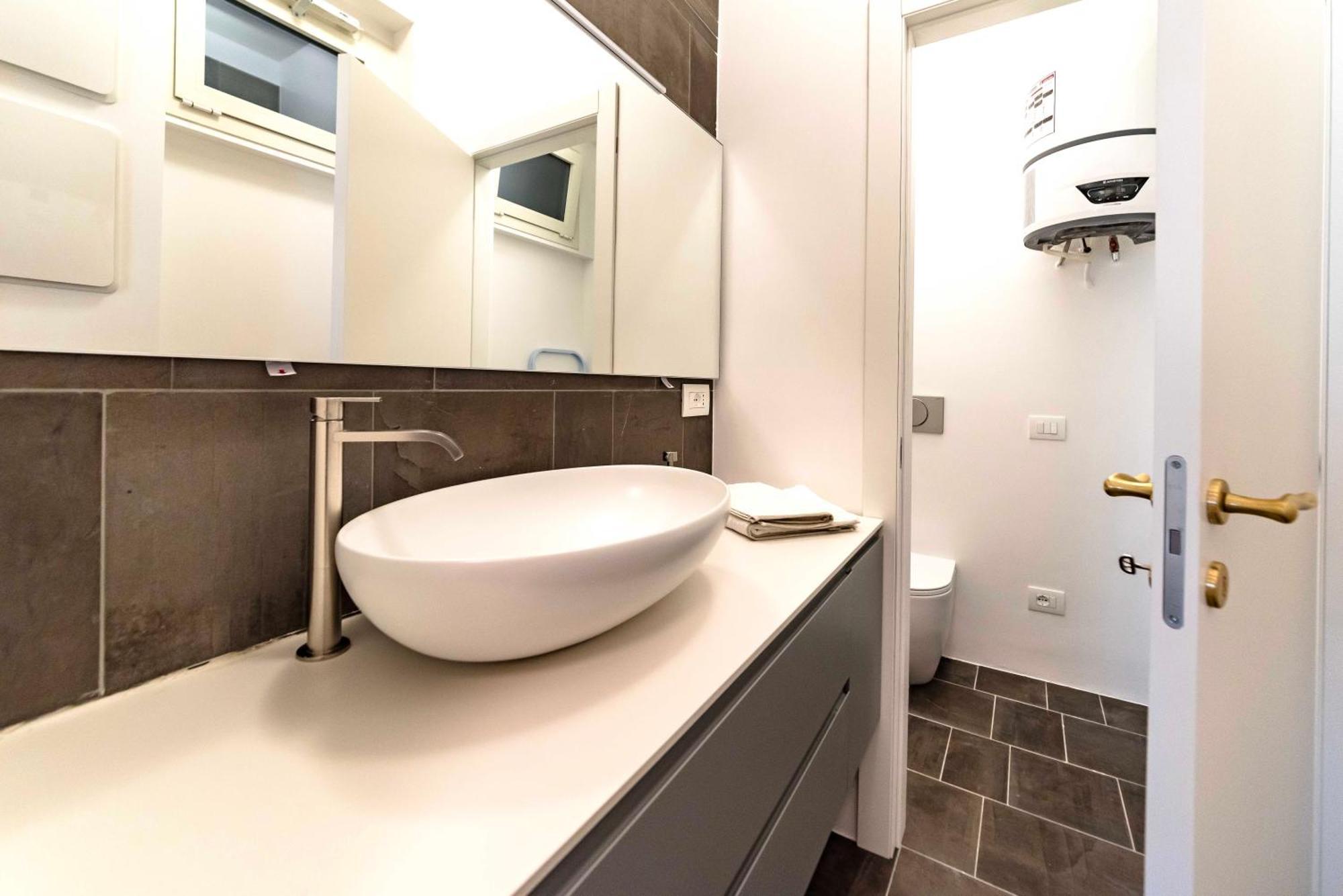 Dream Suites Milano San Babila Exteriör bild