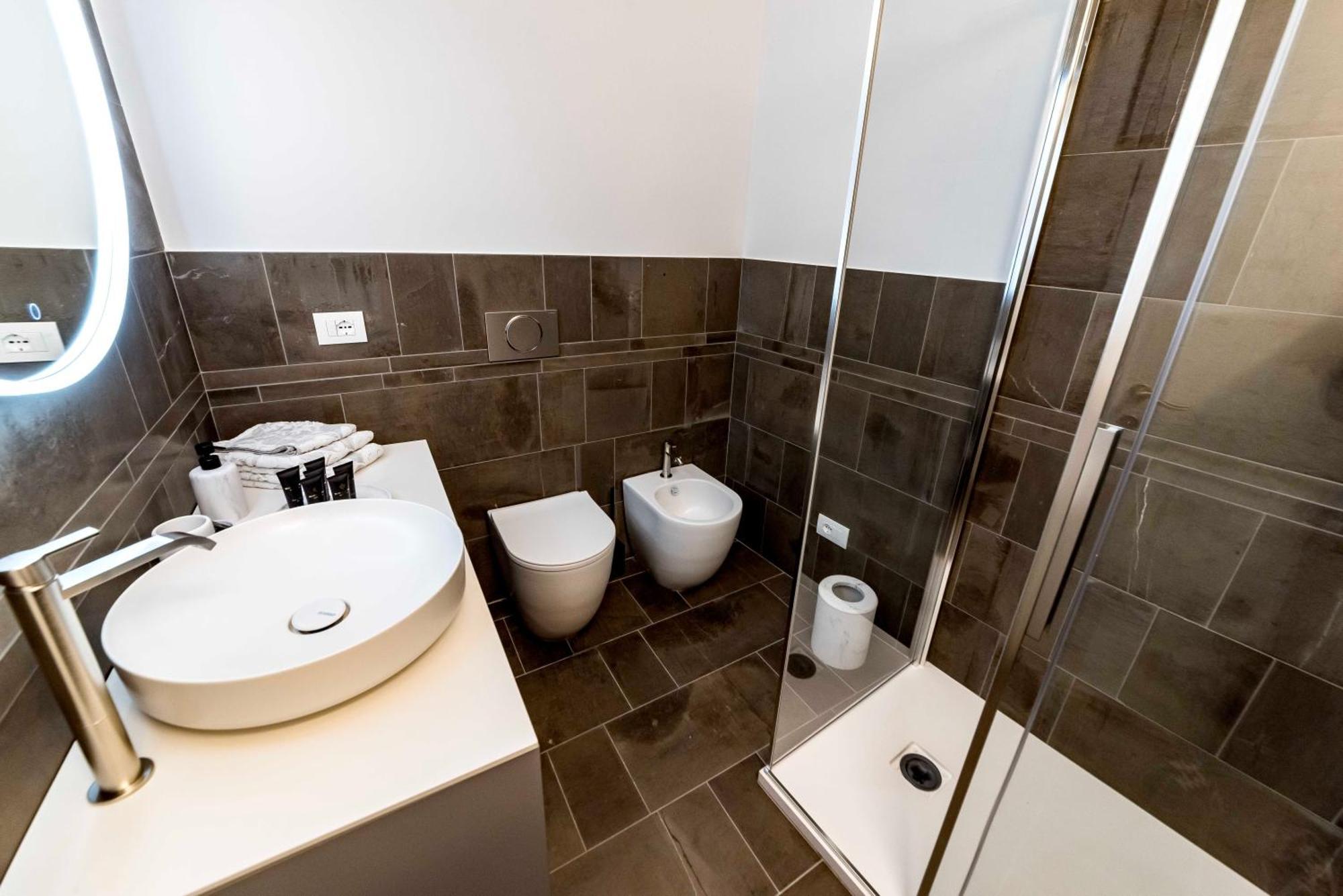 Dream Suites Milano San Babila Exteriör bild